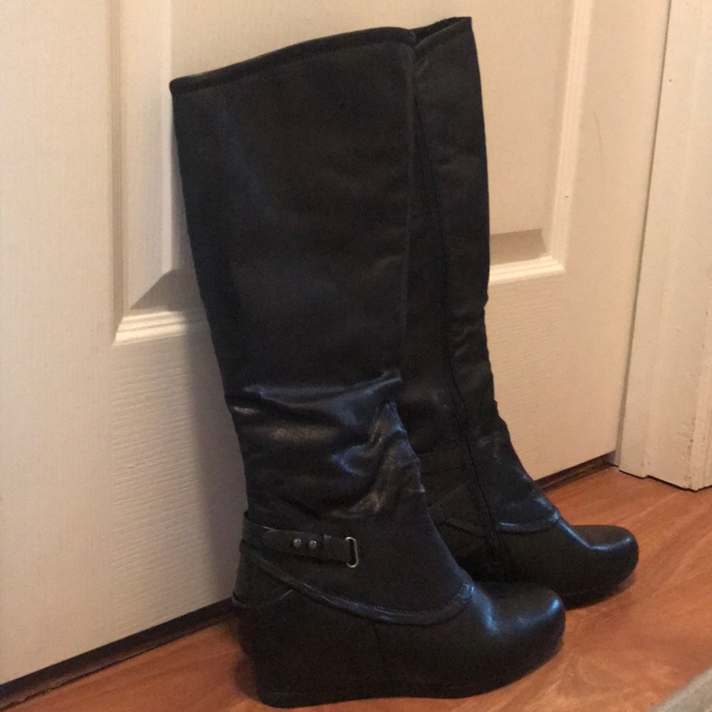 Bare traps boots Size 8, Tesa Wedge Boots